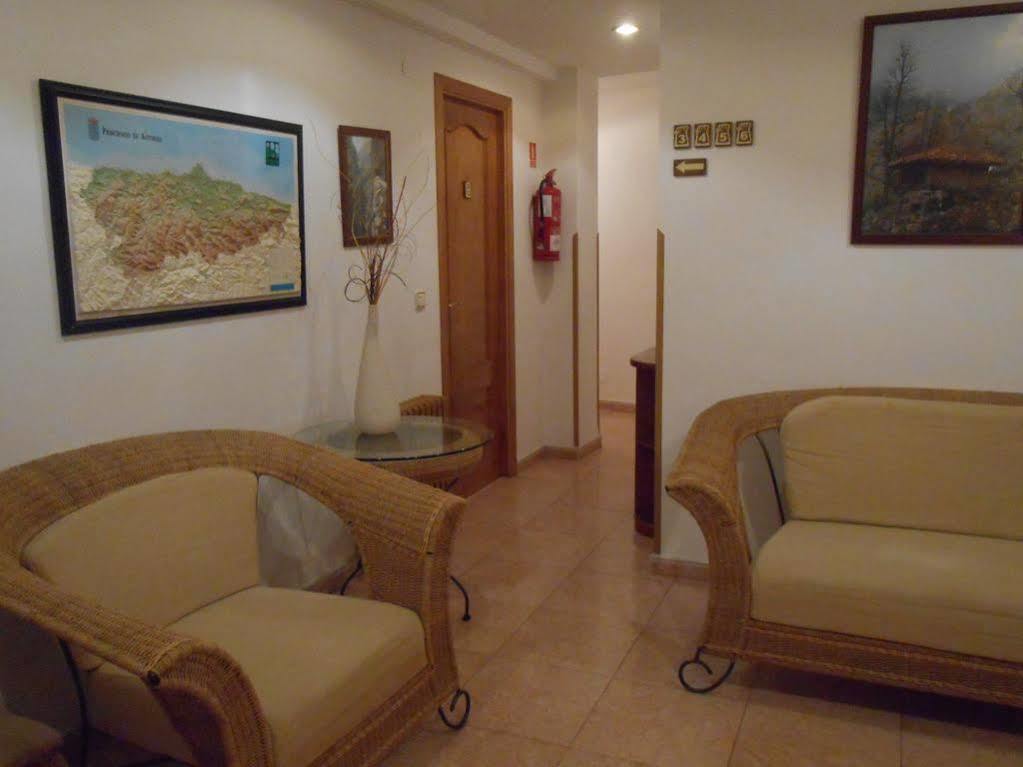 Hospedaje Torreon Onís Exterior foto